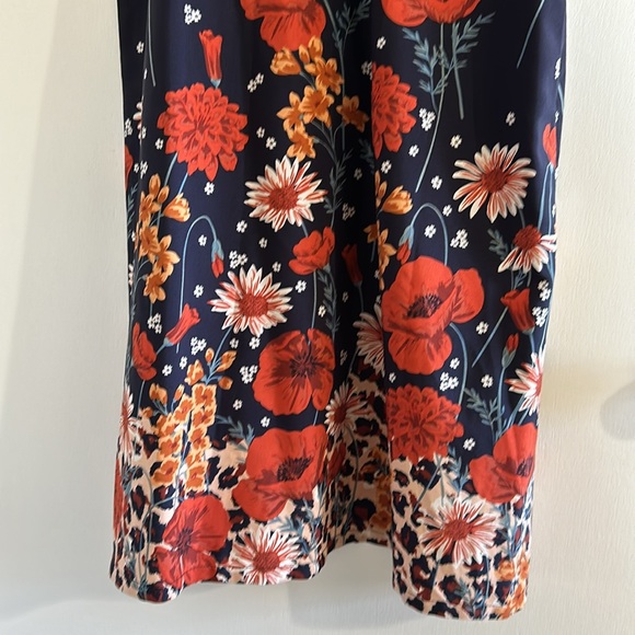 ✨ Beautiful Print Cami Dress ✨ - Picture 3 of 4